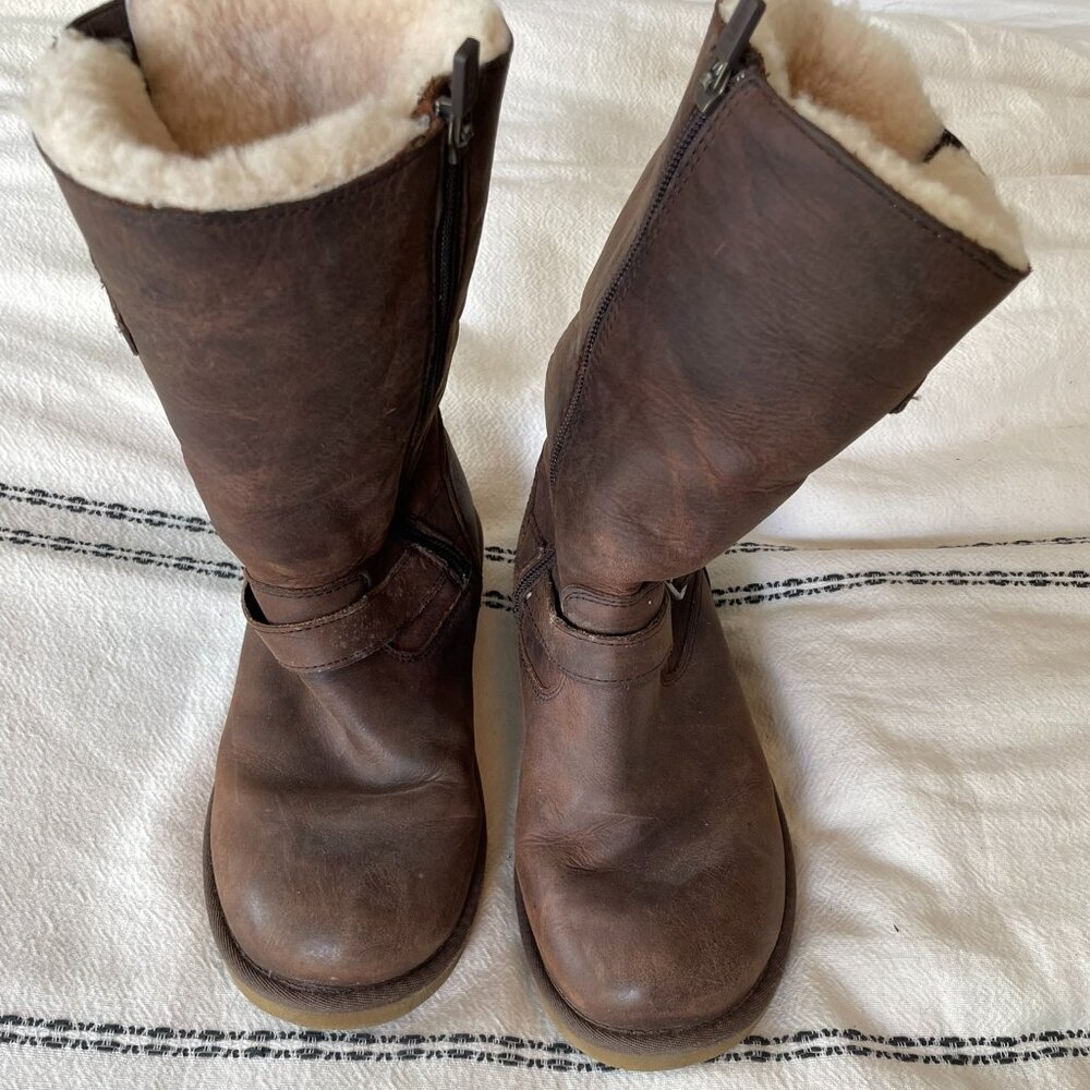 UGS Brown Boots | Women's size 4